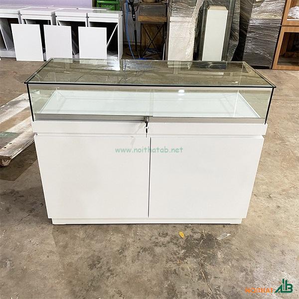 Tủ trưng bày trang sức giật cấp cửa lùa TTB004