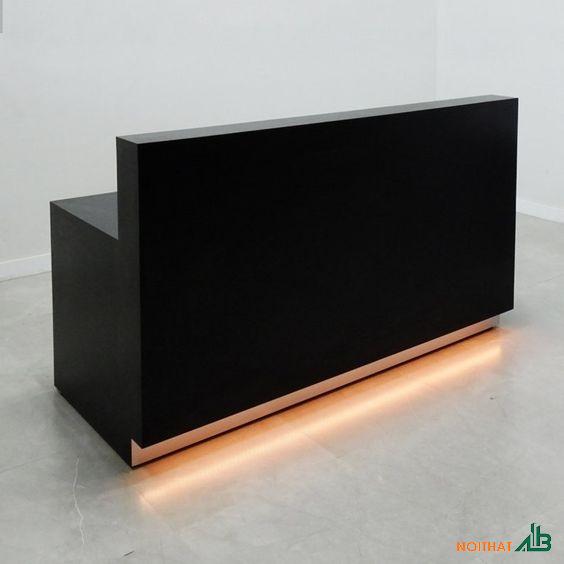 Quầy lễ tân Full đen LED vàng QLT030