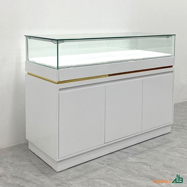 Tủ kính trưng bày nữ trang TTB030