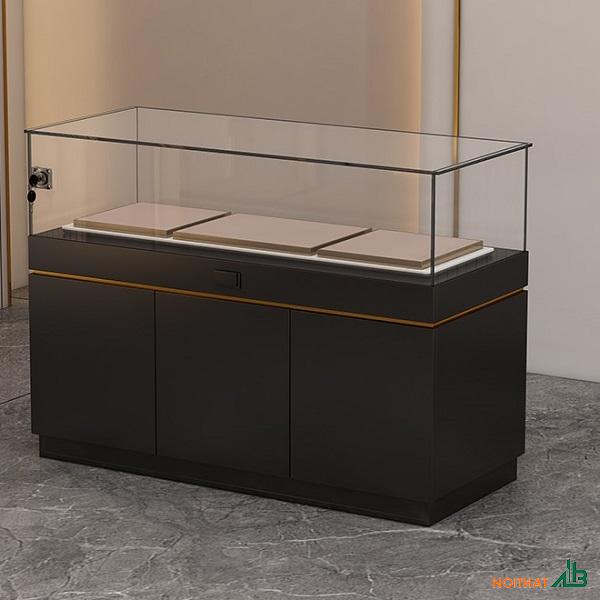 Tủ kính trưng bày trang sức đen TTB031