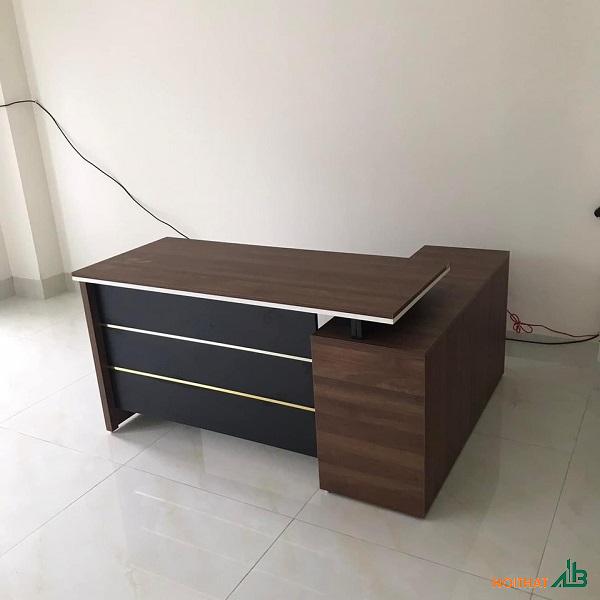 Bàn giám đốc chữ L nâu đen BGD018