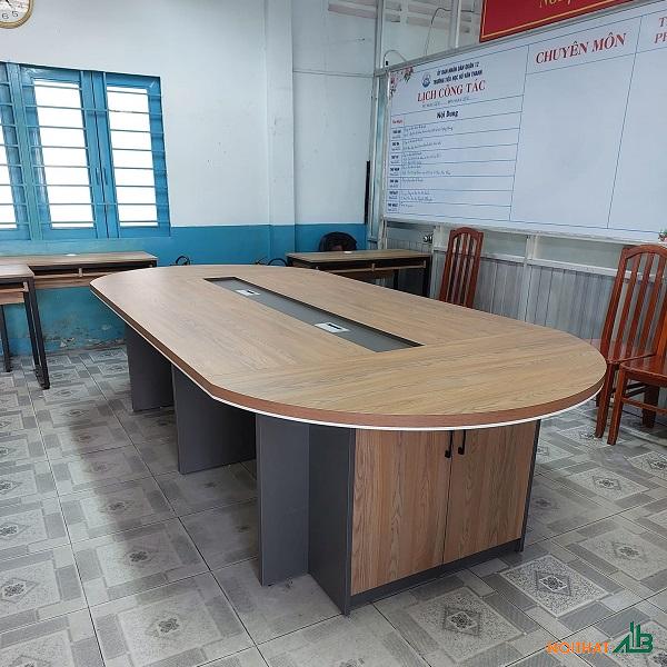 Bàn họp oval cao cấp 3m BH005