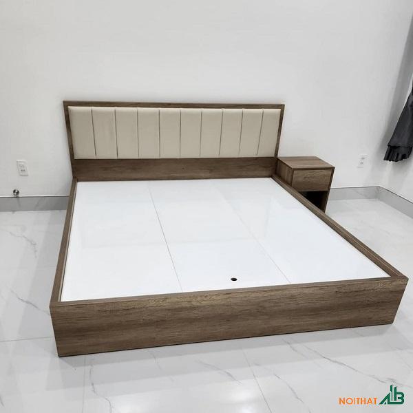 Giường ngủ 1m6 x 2m kèm tab GN036