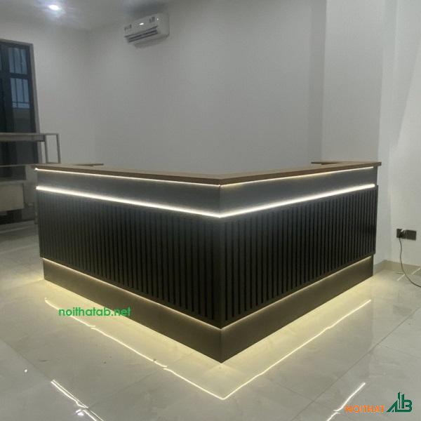 Quầy bar chữ L 2m4 x 2m2 QB093