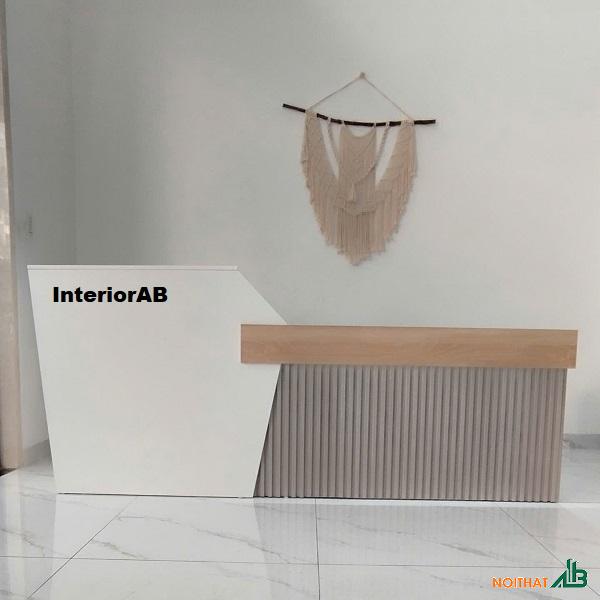 Quầy lễ tân 2m4 sang trọng QLT104