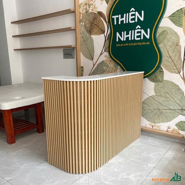 Quầy thu ngân 1m2 lam gỗ QTN038