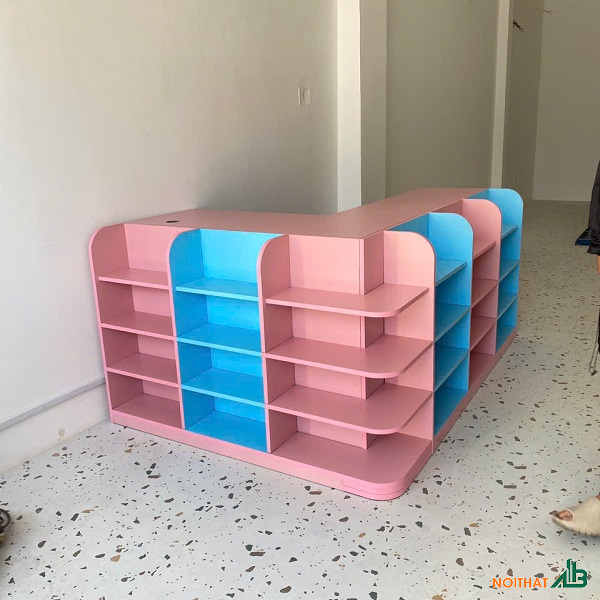 Quầy thu ngân liền kệ trưng bày QTN041