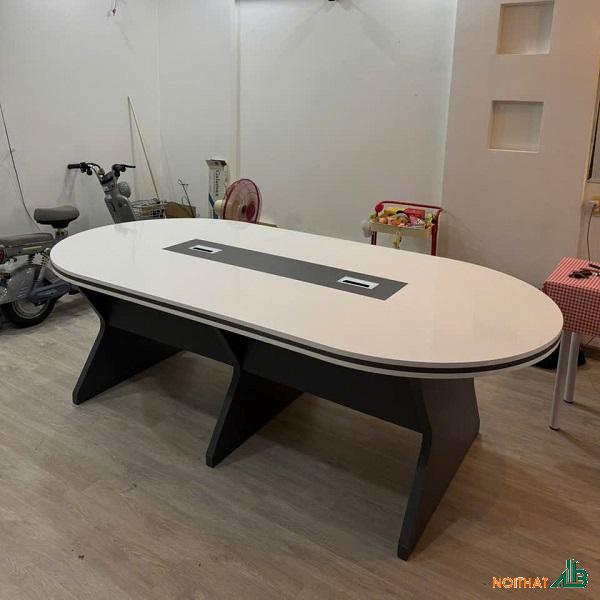 Bàn họp oval 2m4 x 1m2 đẹp BH079
